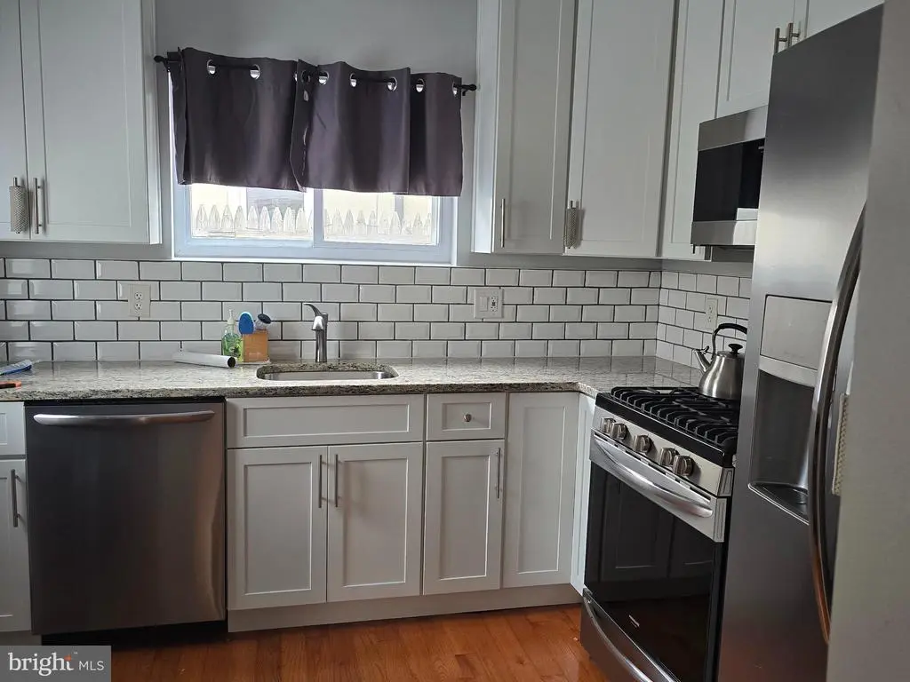 323 Cross St, PHILADELPHIA