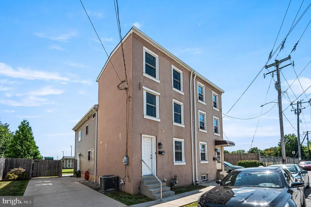 335 S Adams St, WEST CHESTER