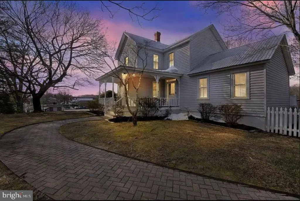 4090 Old Town Rd, HUNTINGTOWN