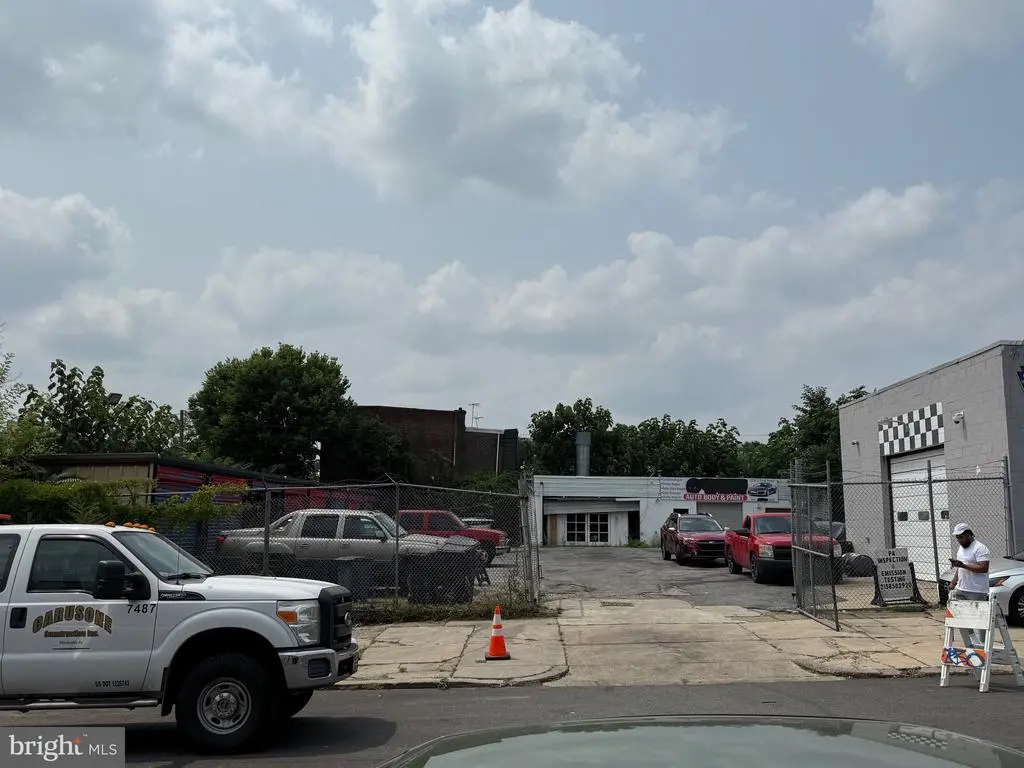 2520-28 S 72nd St, PHILADELPHIA