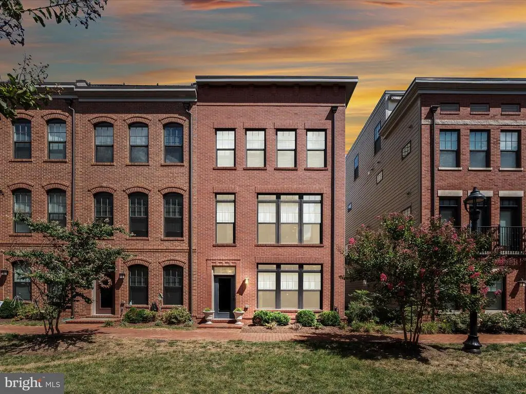 411 Bicksler Sq Se, LEESBURG