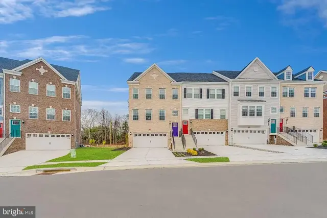 330 Birdie Ct, Pikesville