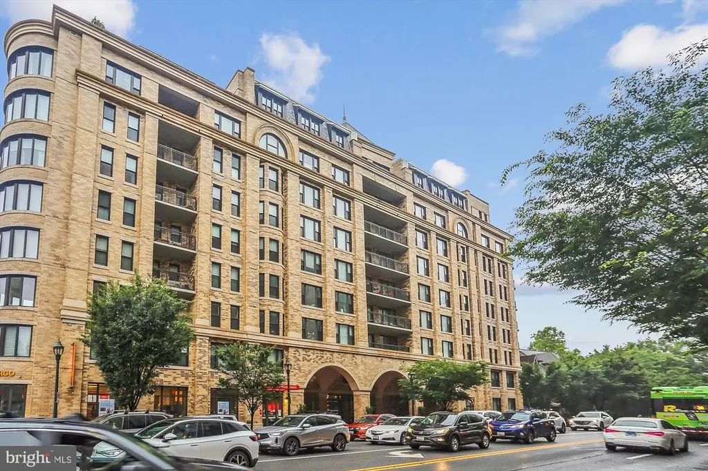 8302 Woodmont Ave #306, BETHESDA