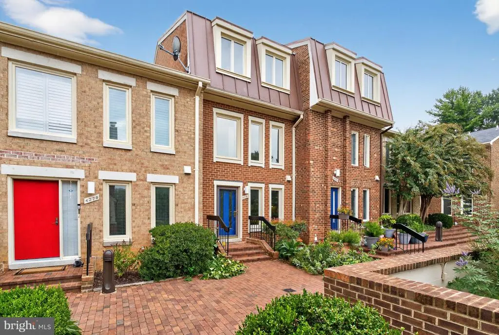 4281 Embassy Park Dr Nw, WASHINGTON