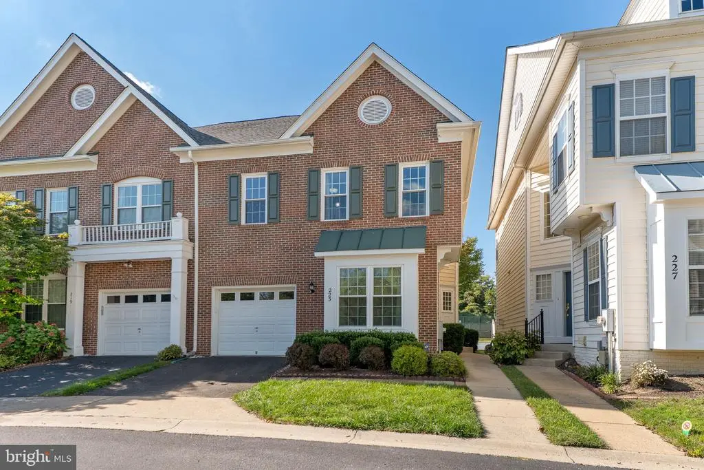 223 Winter Walk Dr, GAITHERSBURG