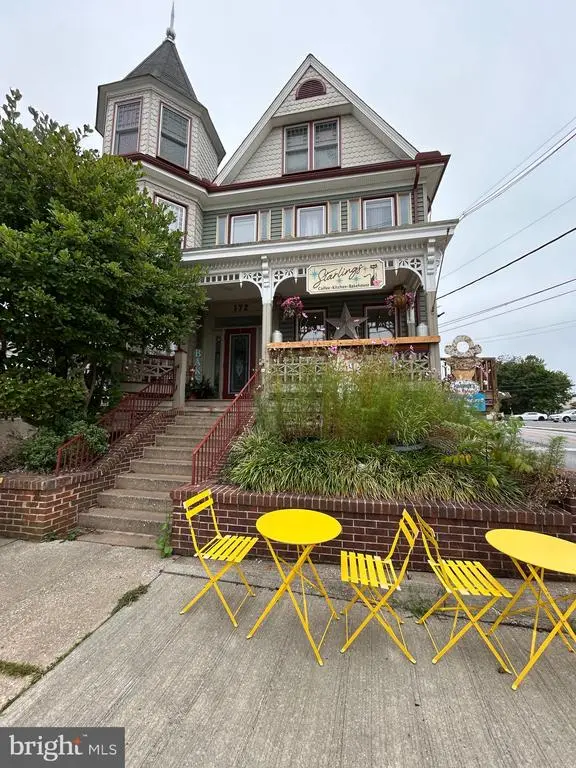 172 E Main St, Westminster