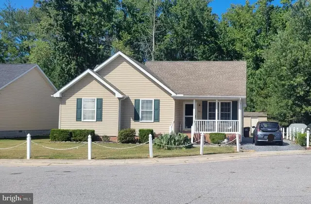 825 Ames Ct, Cambridge