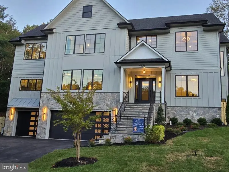 9621 Locust Hill Dr, GREAT FALLS