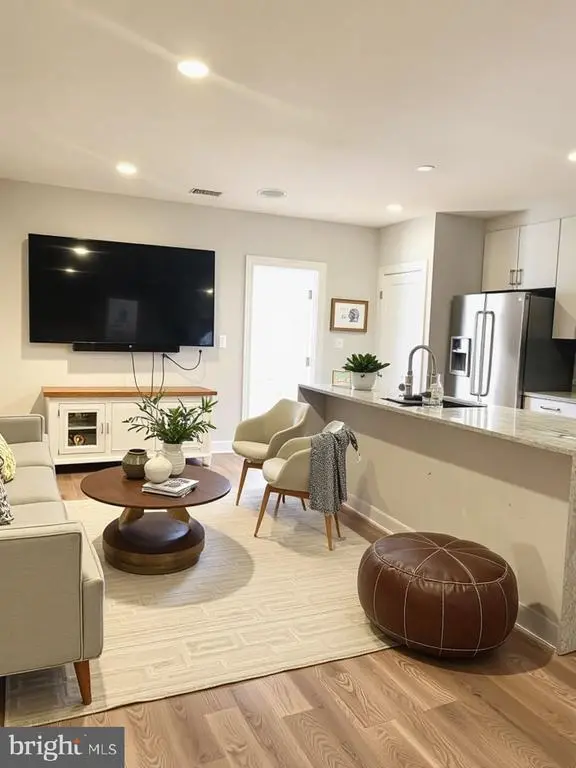 913 Ne Quincy St Ne #3, WASHINGTON