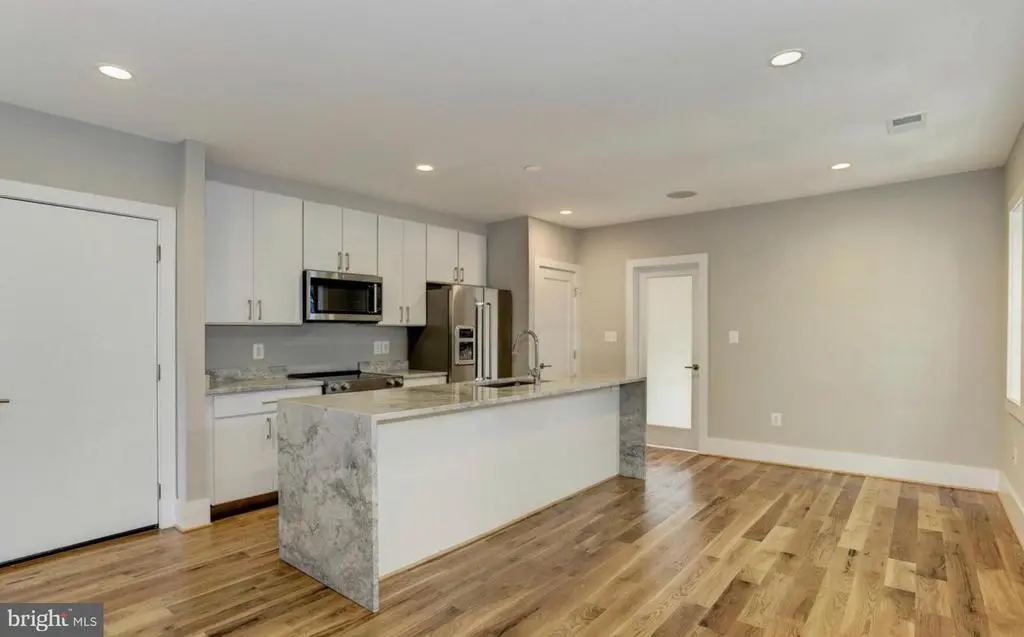 913 Ne Quincy St Ne #3, WASHINGTON