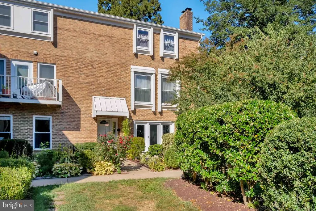 3680 Persimmon Cir, FAIRFAX