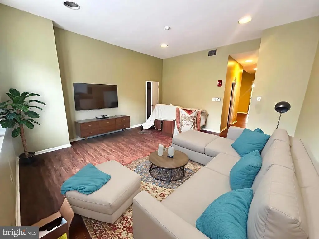 3824 Lancaster Ave, PHILADELPHIA