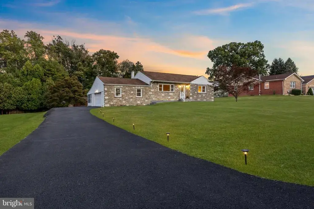 111 Beechwood Dr, HUNTINGDON VALLEY