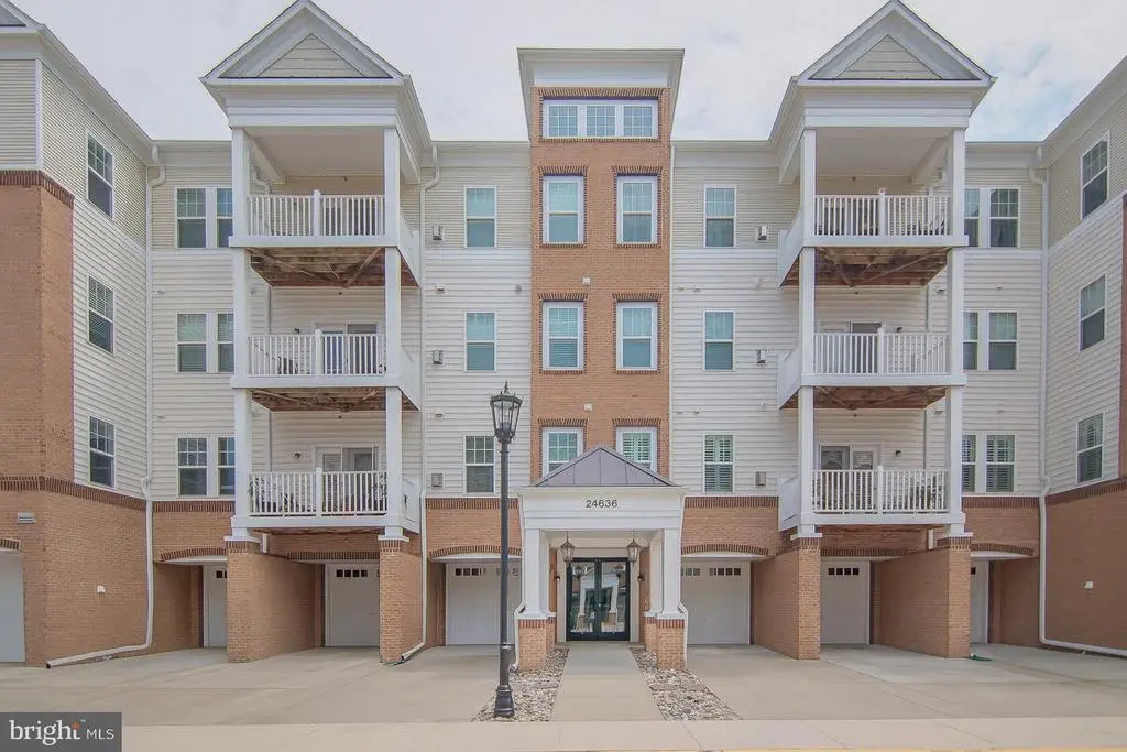 24636 Woolly Mammoth Ter #401, Aldie