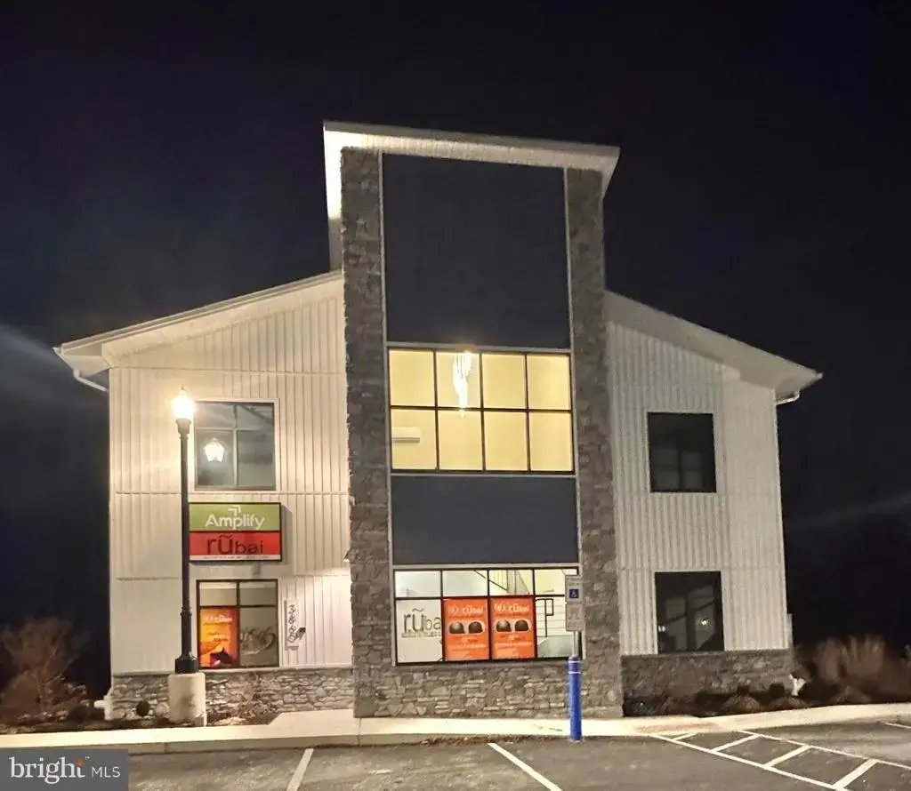 3860 Market St, CAMP HILL