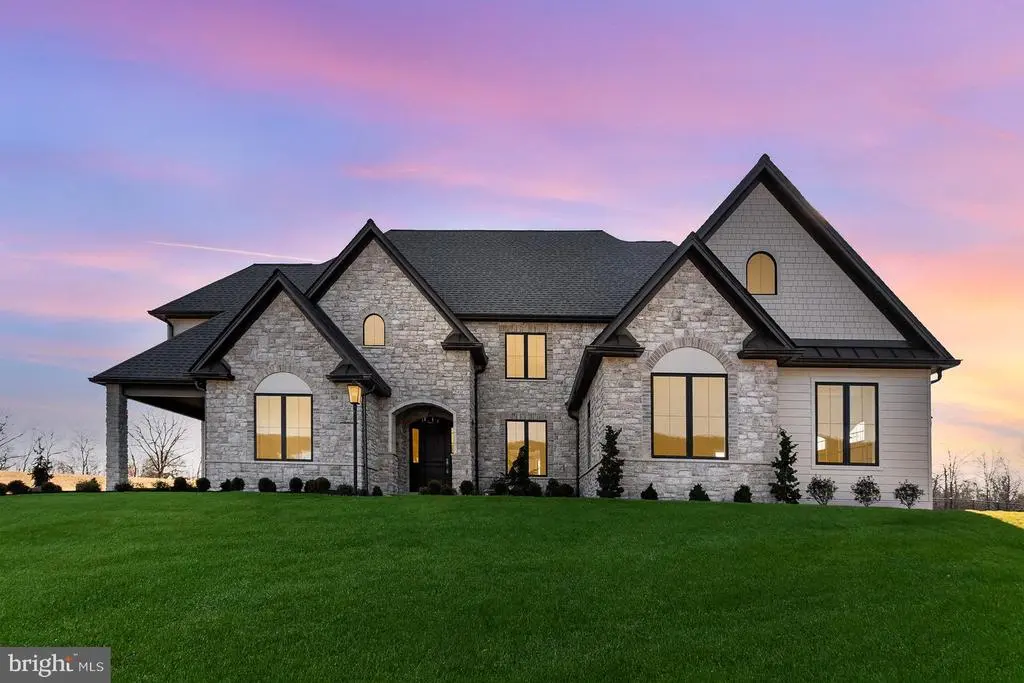 9 Sailfish Drive, MECHANICSBURG