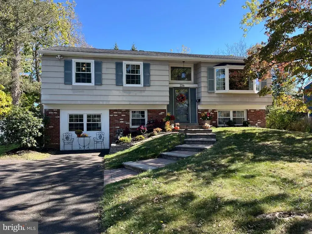 226 Meadow Dr, YARDLEY