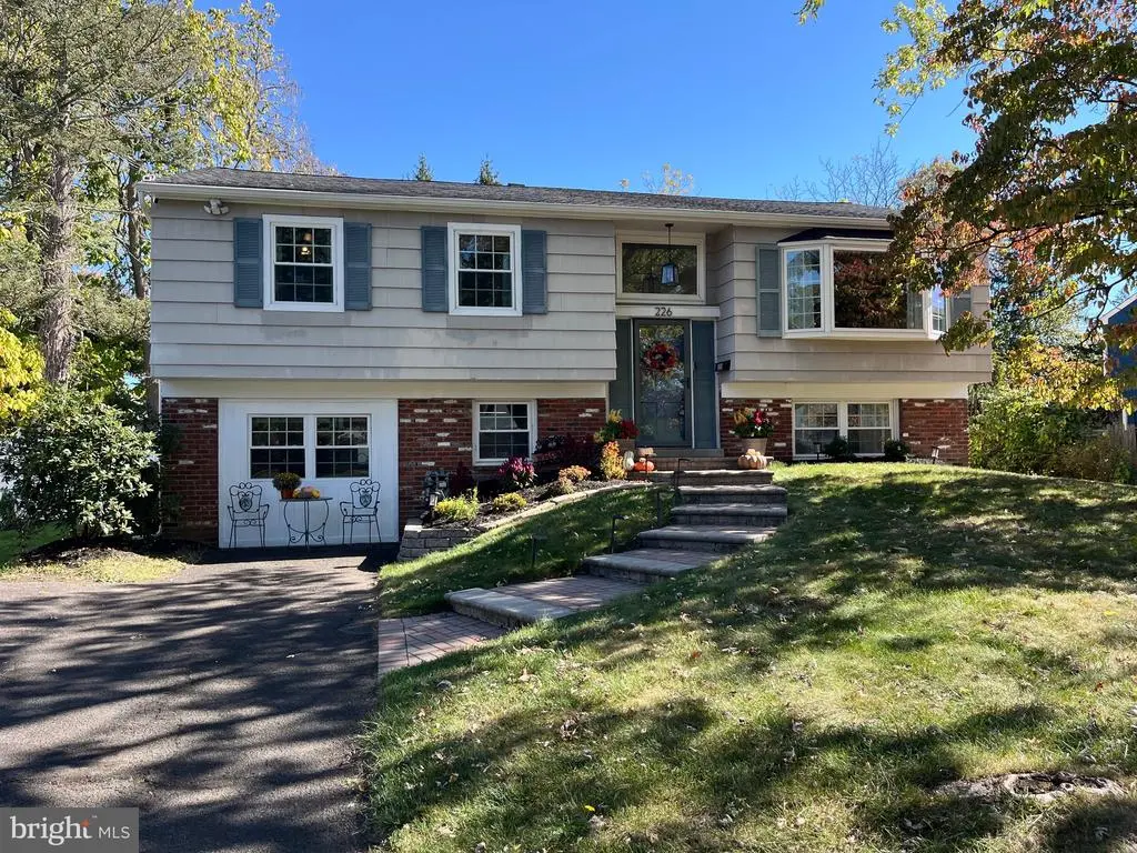 226 Meadow Dr, YARDLEY