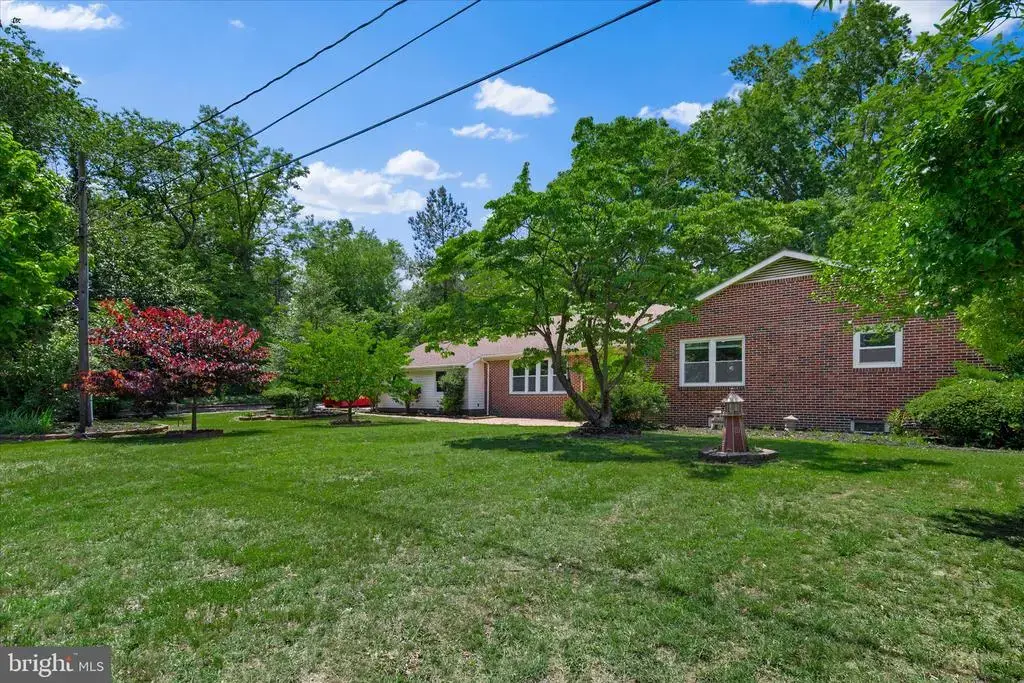 505 Lakewood Dr, MILFORD
