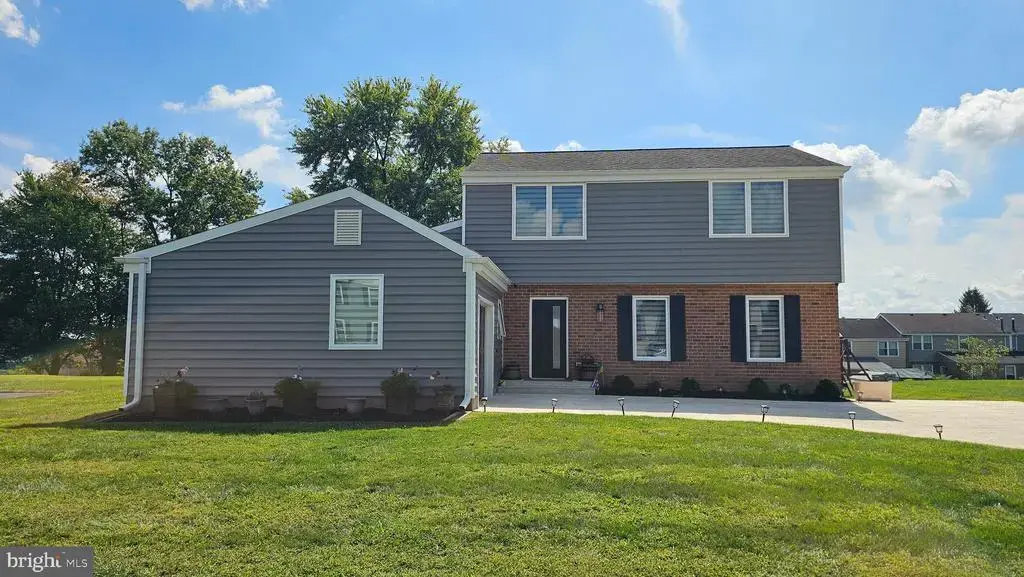 6561 Neshaminy Valley Dr, BENSALEM