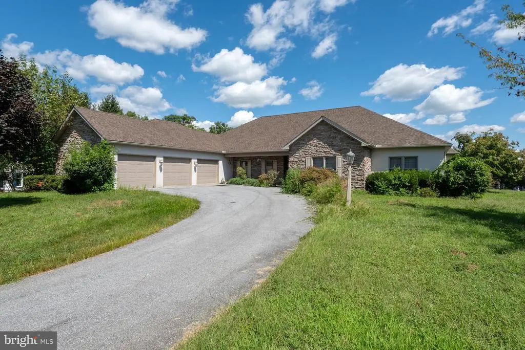 166 Huntingwood Dr, LANCASTER