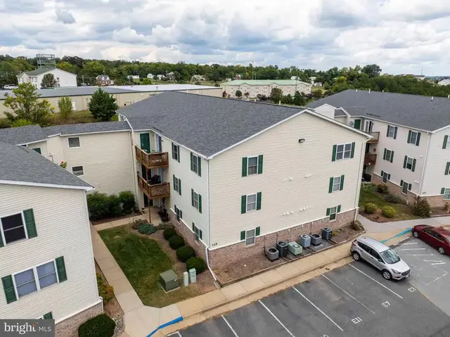 125-e6 Hailey Ln, Strasburg