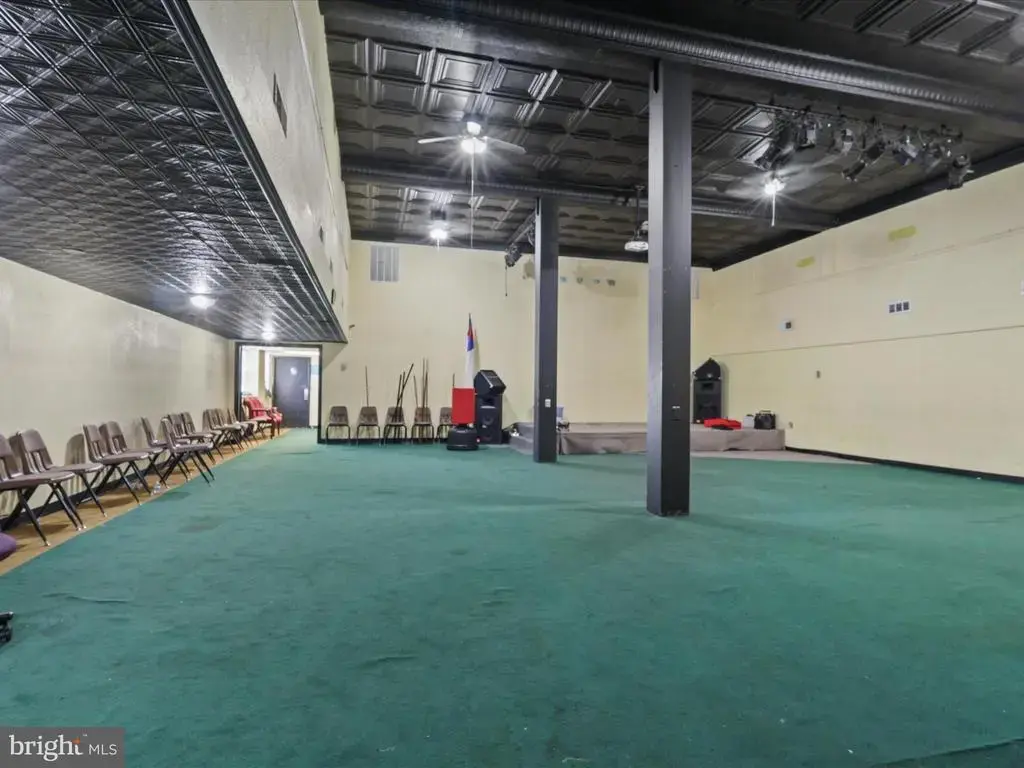 1300 Se Marion Barry Ave Se, WASHINGTON