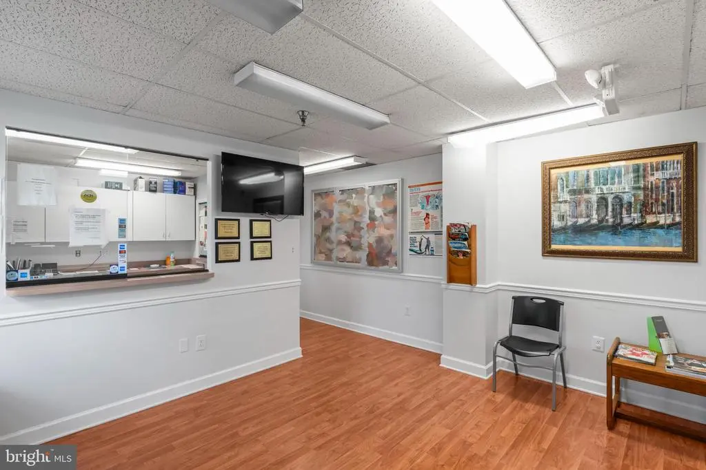 5514 Alma Ln #200, SPRINGFIELD