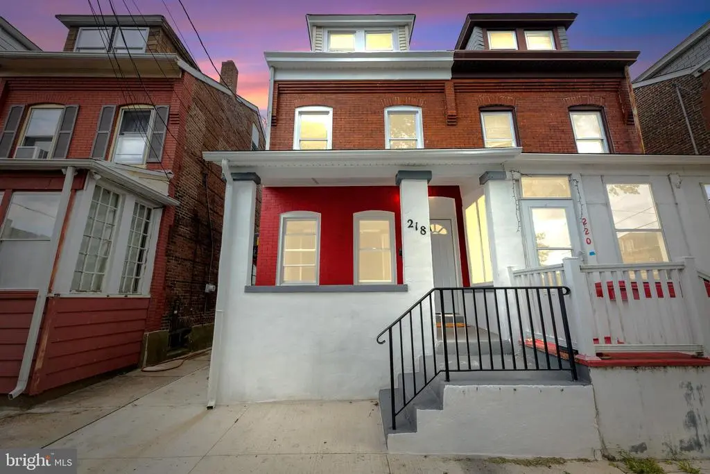 218 Sewell Ave, HAMILTON