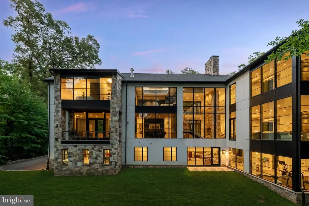 3 Bay Tree Ln, BETHESDA