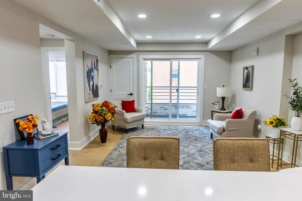 919 12th St Ne #202, WASHINGTON