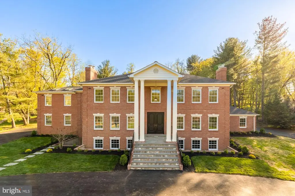 10821 Barn Wood Ln, POTOMAC