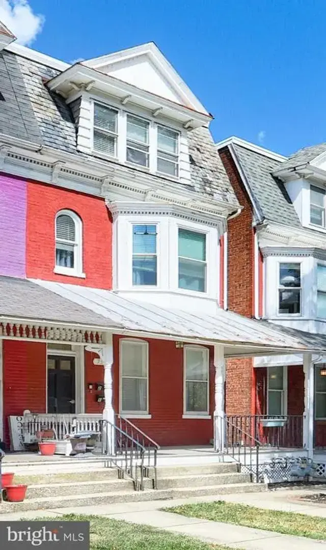 737 Linden Ave, York