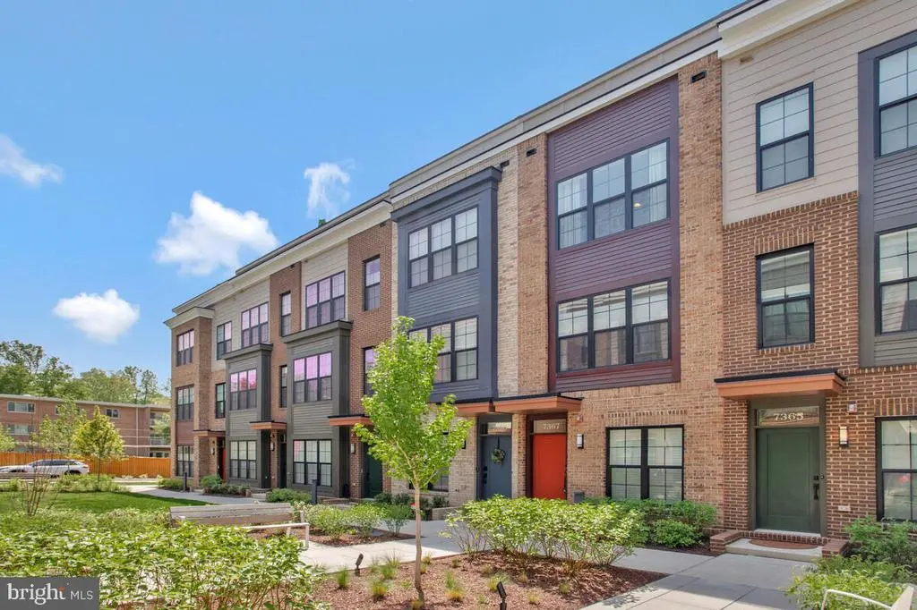 7367 Blade Dr, FALLS CHURCH