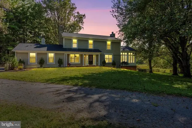12455 Howard Lodge Dr, Sykesville