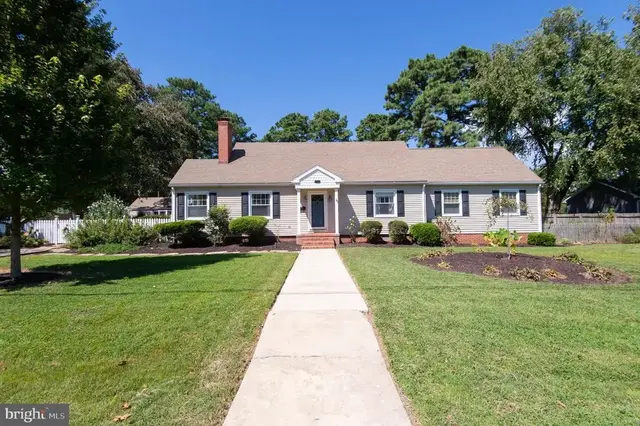 107 Somerset Ave, Cambridge