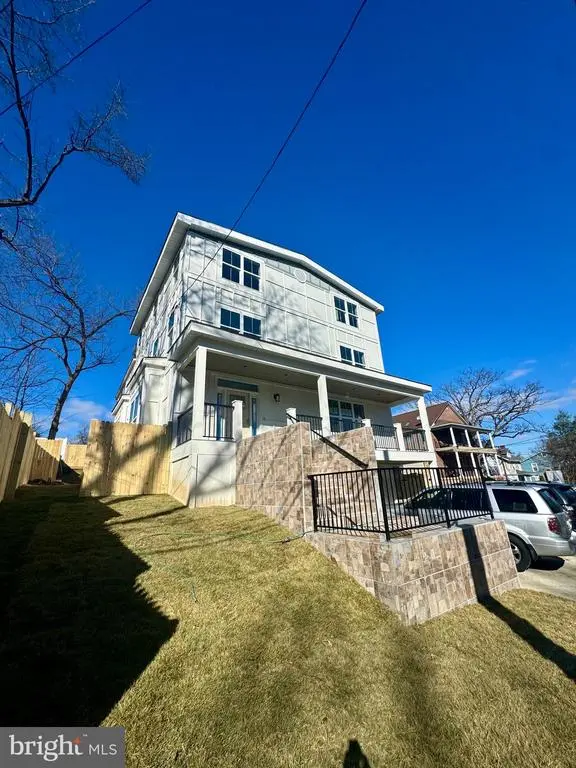 2902 Vista St Ne, Washington