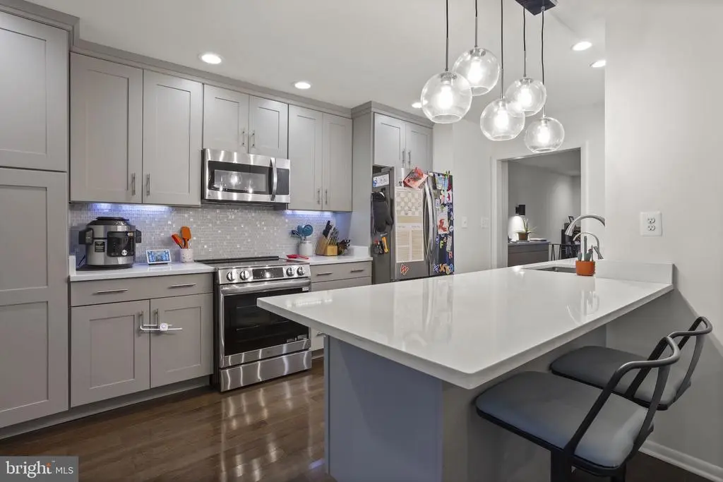 203 Old Crossing Dr, Pikesville