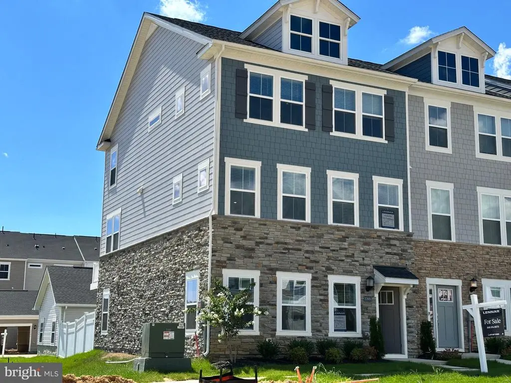 10729 Millport St, White Plains