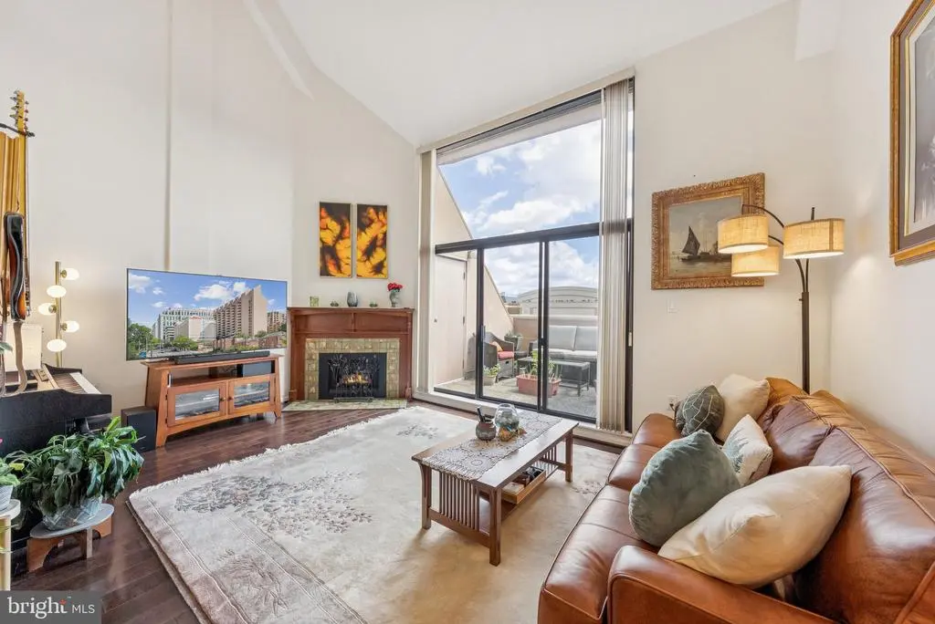 1301 N Courthouse Rd N #1810, ARLINGTON