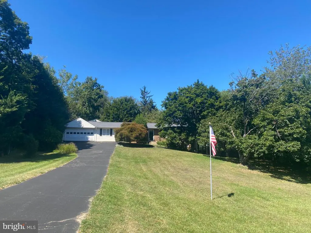 9845 Moyer Rd, Damascus