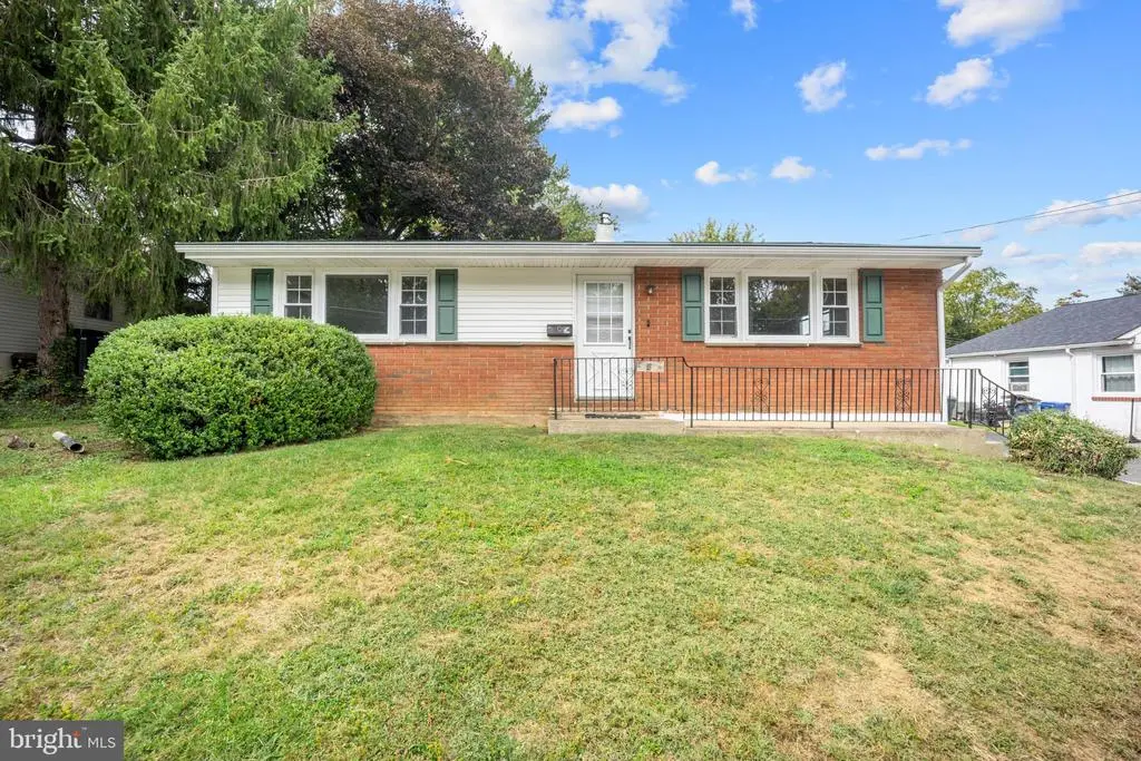 906 Maple Ave, GLENSIDE