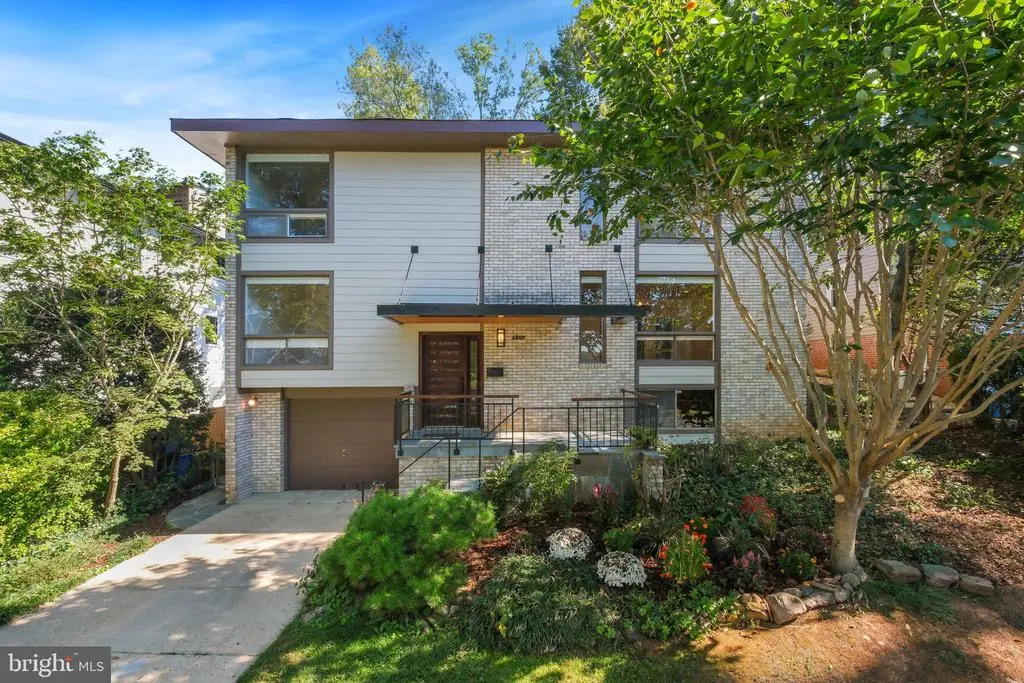 6809 Barr Rd, BETHESDA