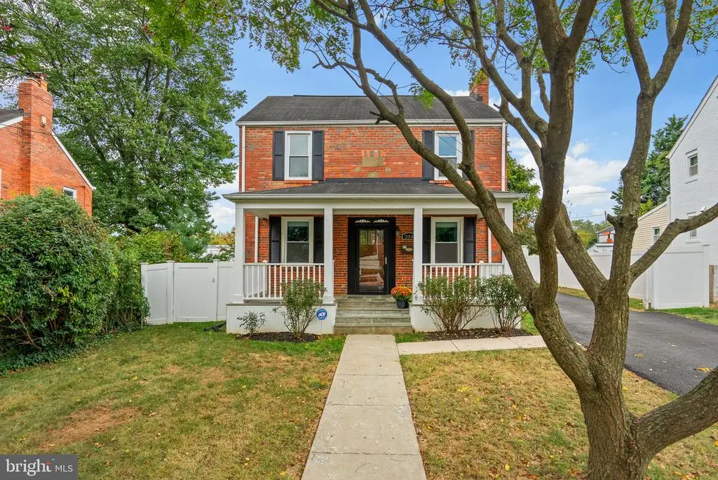 204 Timberwood Ave, Silver Spring