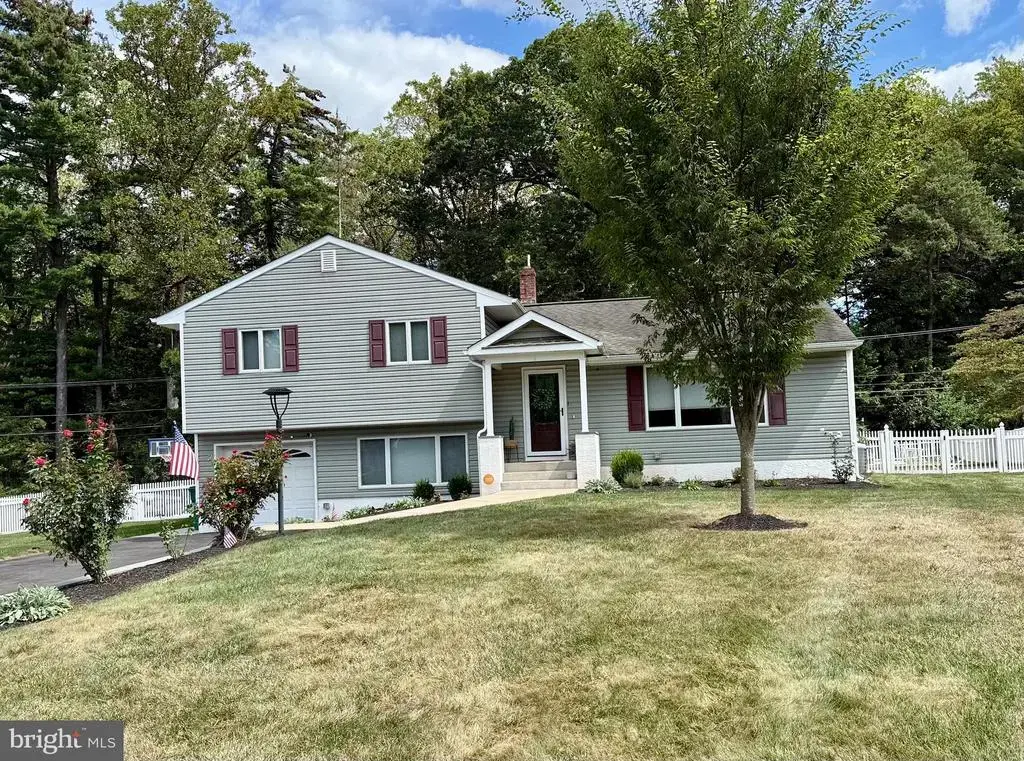 11 Edgemere Dr, YARDLEY
