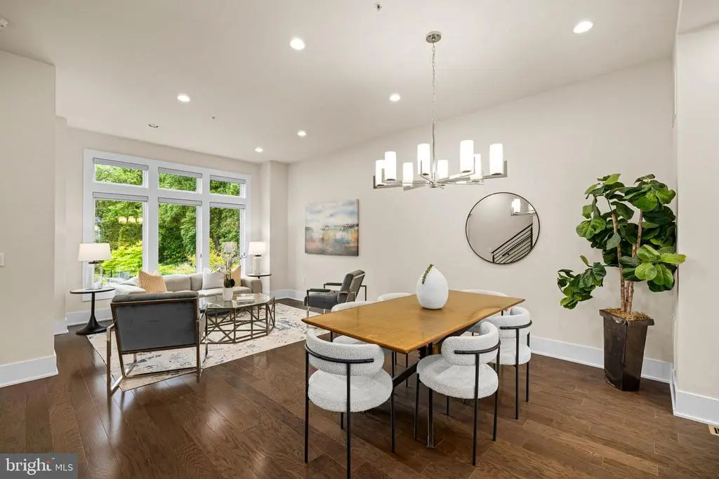 142 Winsome Cir, Bethesda