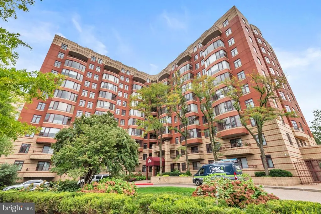 2400 Clarendon Blvd #212, ARLINGTON
