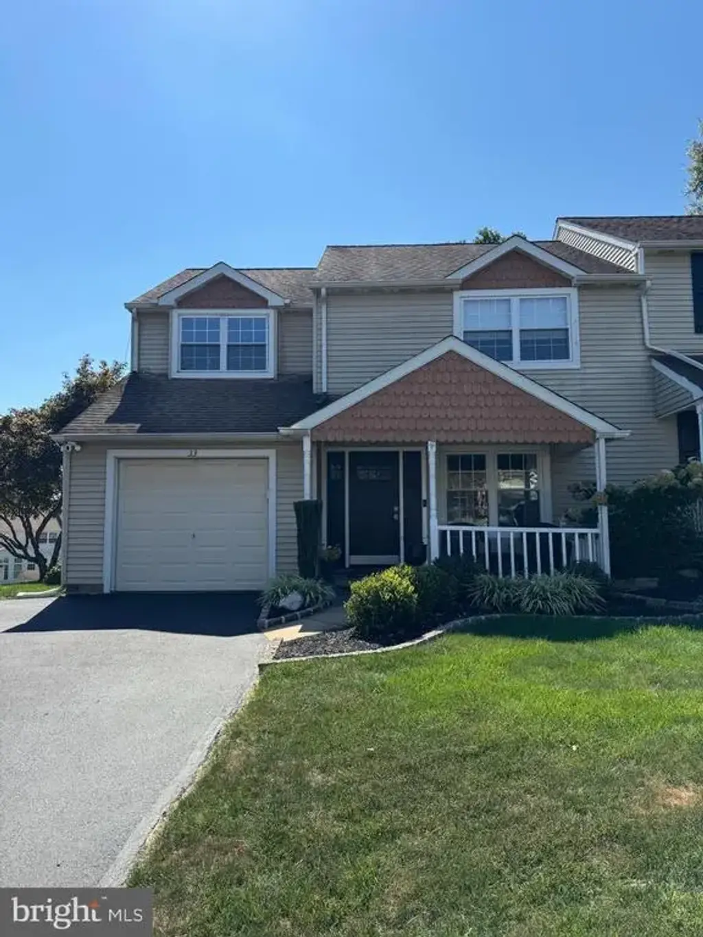 33 Fieldstone Dr, SOUTHAMPTON