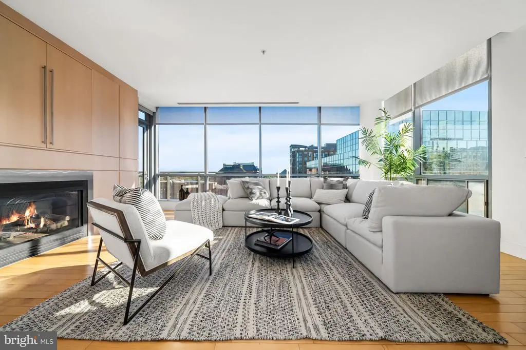 2001 15th St N #1611, ARLINGTON