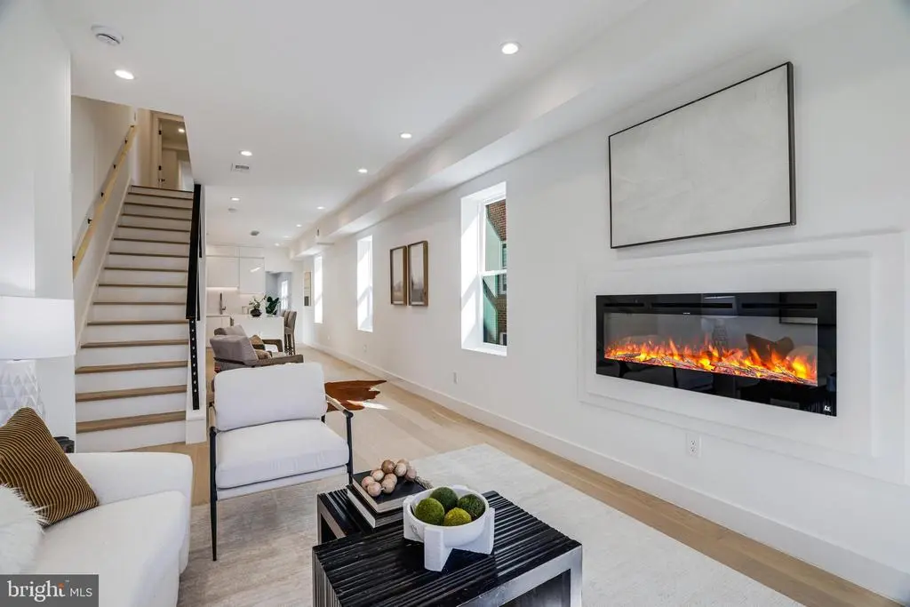 1205 Shepherd St Nw, WASHINGTON